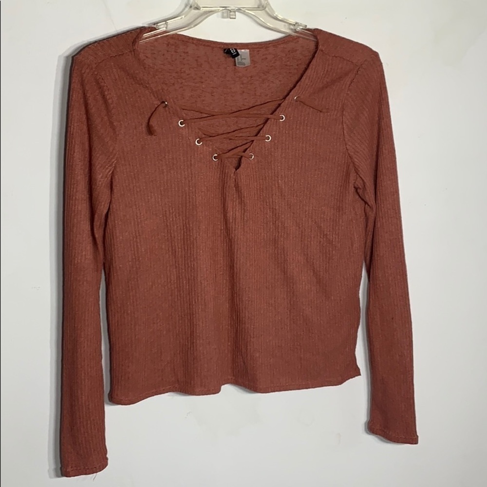 Divided H&M lace front mauve light sweater Top long sleeve women’s medium